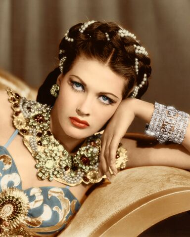 File:YvonneDeCarlo2.jpg