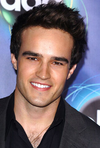 File:Justin Mentell.jpg