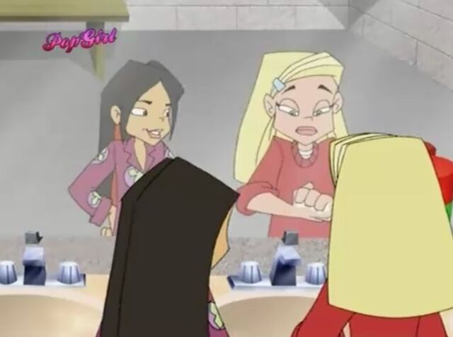 File:Talk in Bathroom .jpg