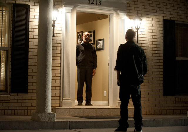 File:Episode-9-gus-fring-jesse-pinkman-2.jpg