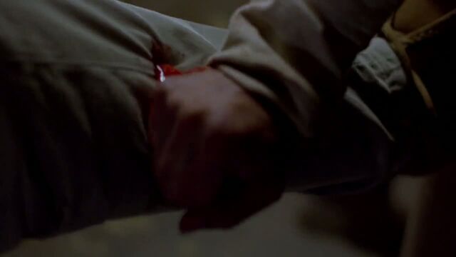 File:1x03 - Krazy 8 stabs Walt in the leg.jpg