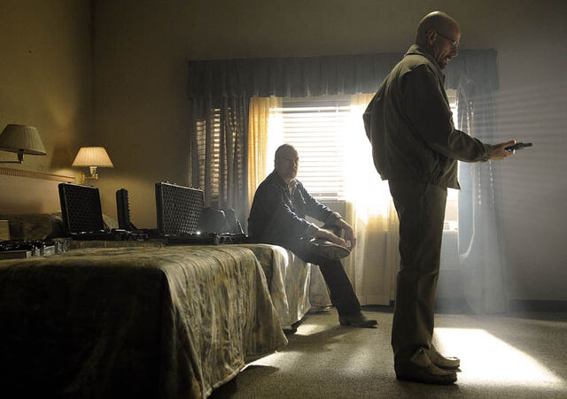 File:Episode-2-Walt-Dealer-2.jpg