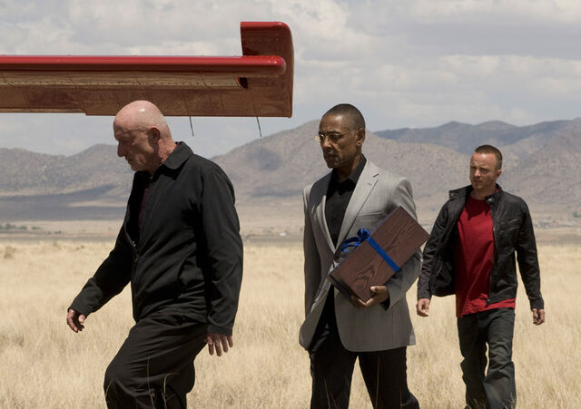 File:Ep10-mike-gus-jesse-2.jpg