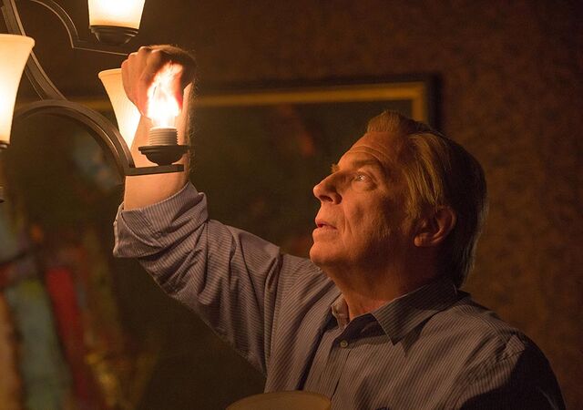 File:Better-call-saul-episode-205-chuck-mckean-935.jpg