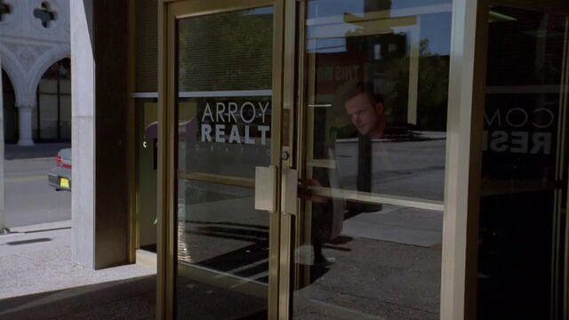 File:Arroyo Realty.jpg