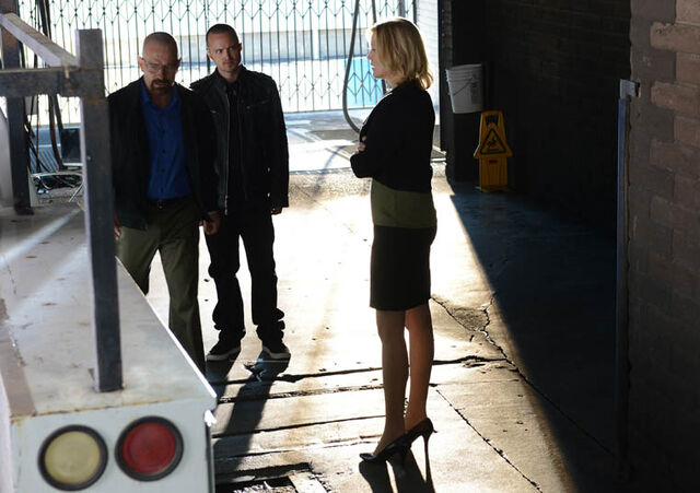 File:Episode-7-walt-jesse-skyler-230498572093485702936-1345696134-3451.jpg