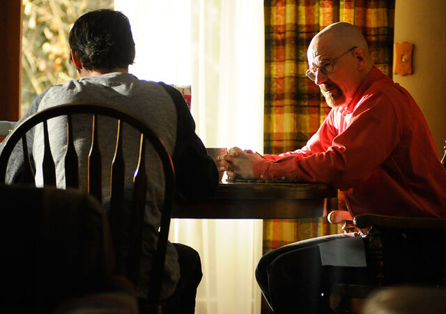 File:Episode-6-walter-white-jr-walter-white.jpg