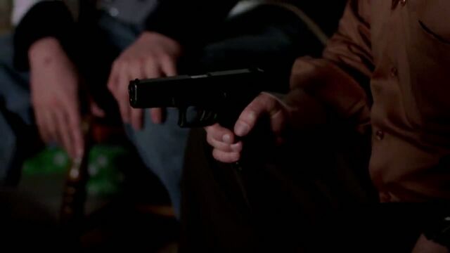 File:1x01 - Hank's Glock.jpg