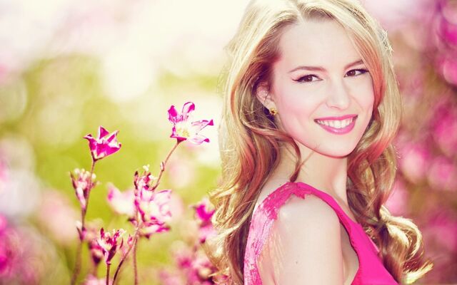 File:Bridgit-Mendler-Pink-Gown.jpg