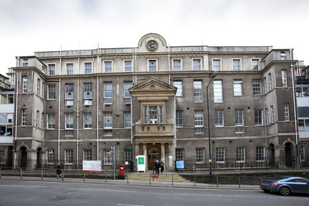 Hospital d.700x700