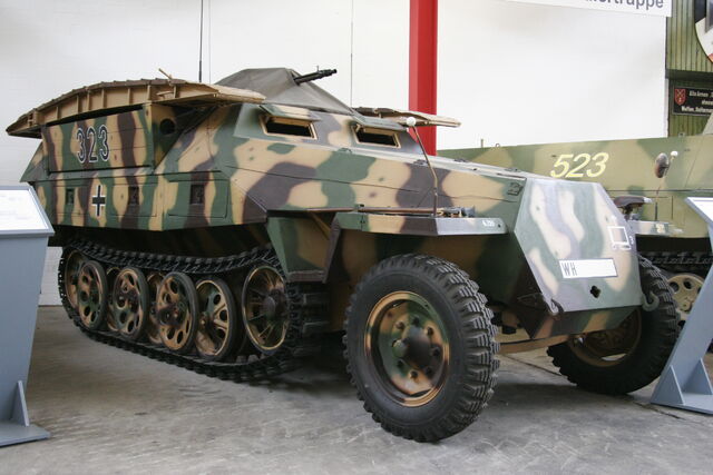 File:SdKfz 251.jpg