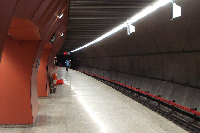 Fișier:Metrou Basarab.jpg