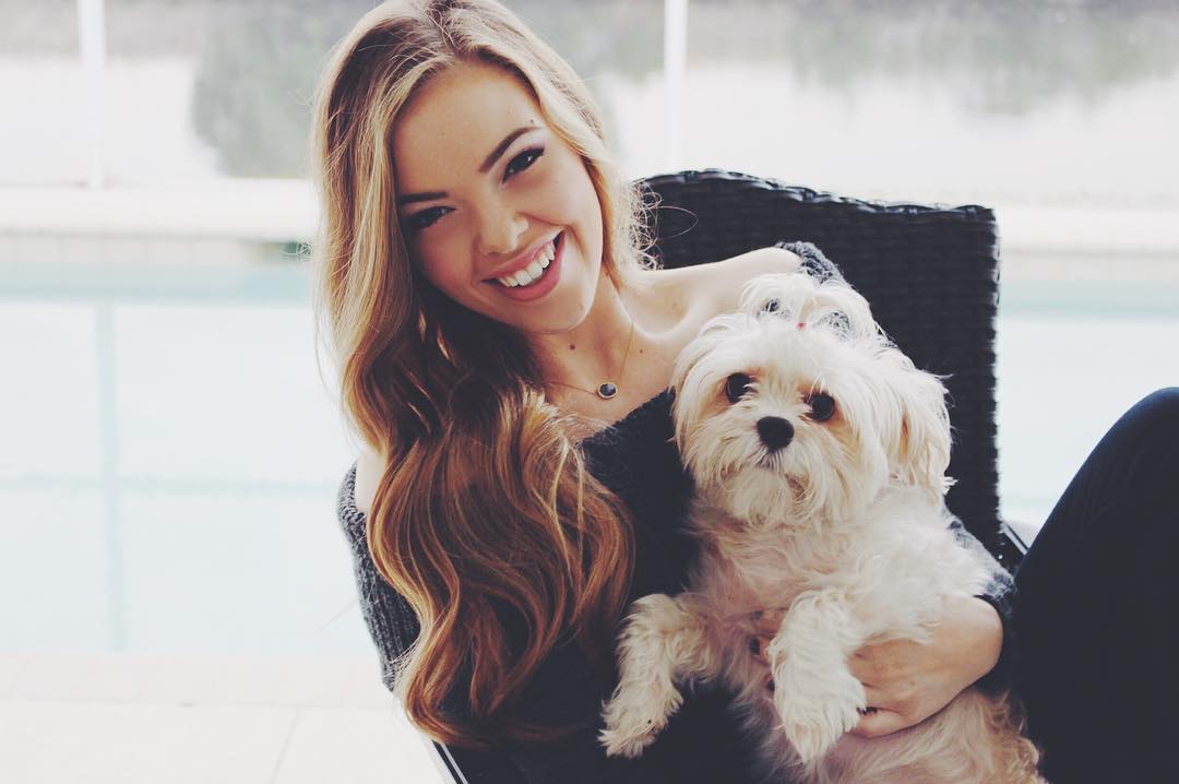 Miranda May earned a million dollar salary - leaving the net worth at 0.5 million in 2018