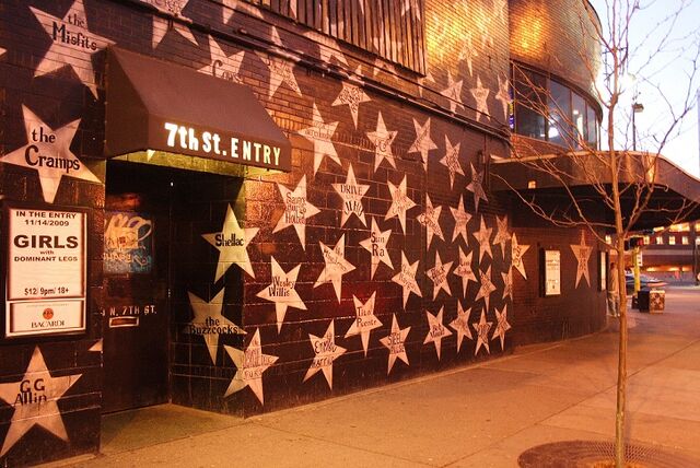 Fichier:Firstavenue 7thst.jpg