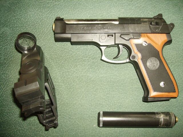 File:Personal SiPlus AirsoftM9Bling.jpg