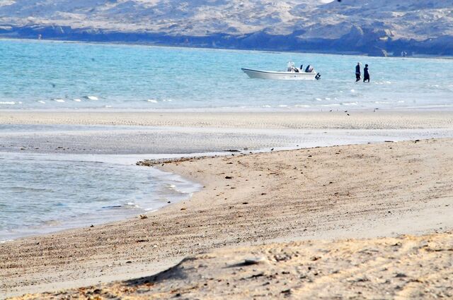File:Beach.jpg
