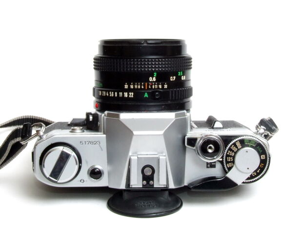 File:Canon AE-1 05.jpg