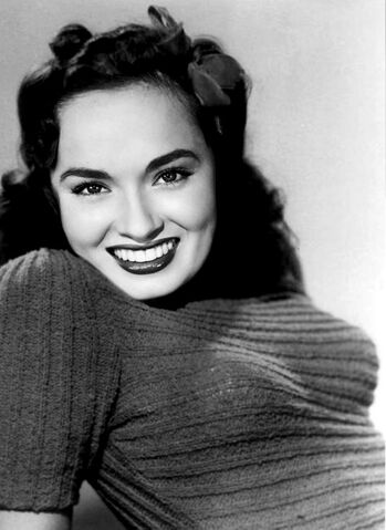 File:Www.ann on set- 8.jpg