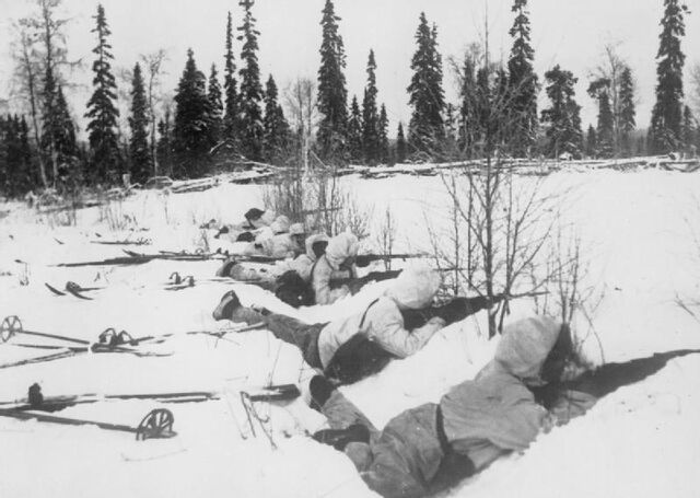 File:Snow warfare.jpg