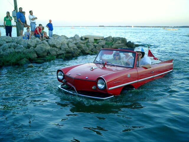 File:Amphicar red-1-.jpg