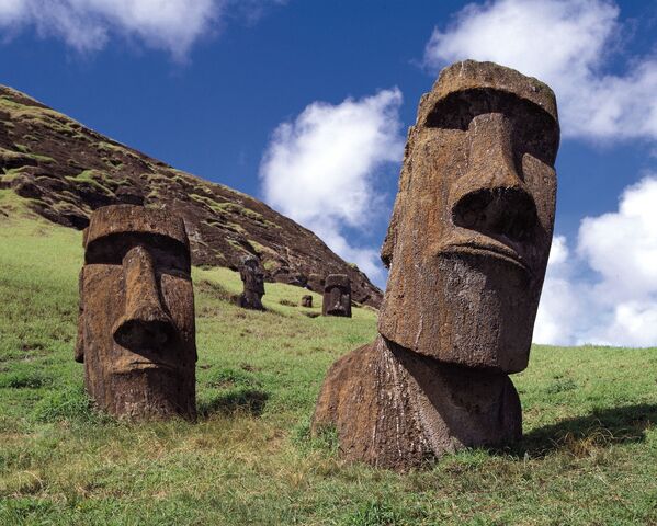 File:Moai - 02.jpg