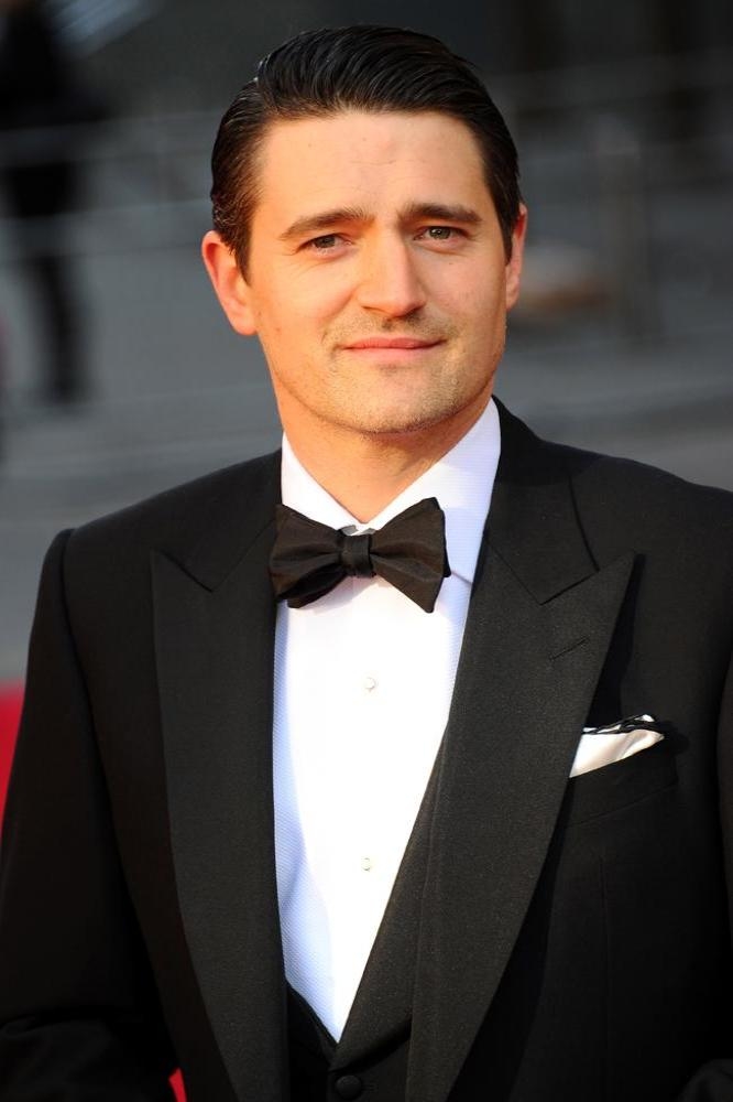 Tom Chambers Tom Chambers