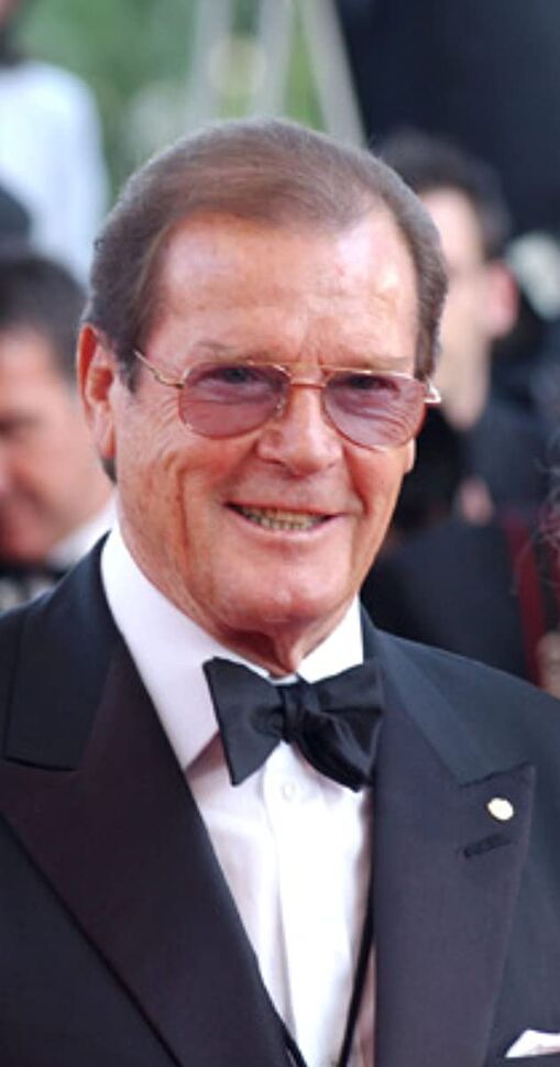 File:Roger Moore.jpg
