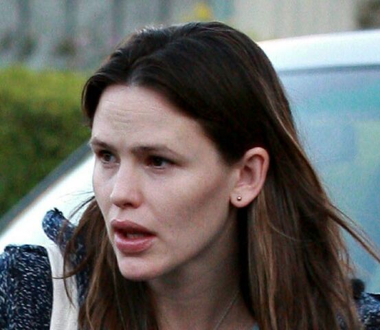 File:Jennifer Affleck pierced.jpg
