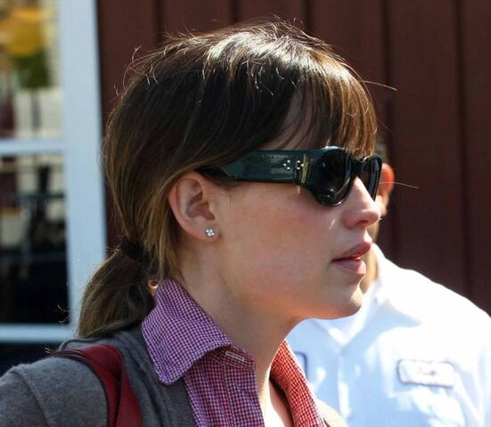 File:Jen Garner Feb 26.jpg