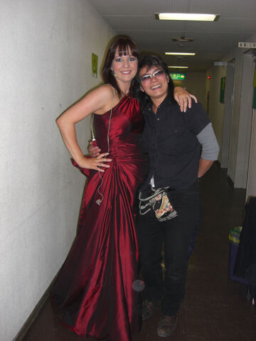 File:Lisa Kelly and Rachel Davis.jpg