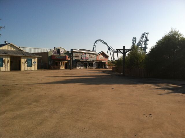 File:Path to more rides.jpg