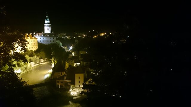 File:Český Krumlov nachts.jpg
