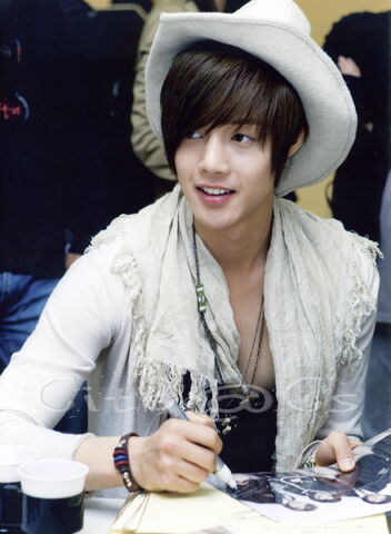 File:Kim Hyun Joong.jpg
