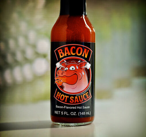 File:Bacon-hot-sauce.jpg