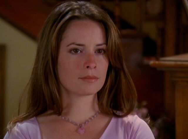File:Piper Halliwell-Manor01.jpg