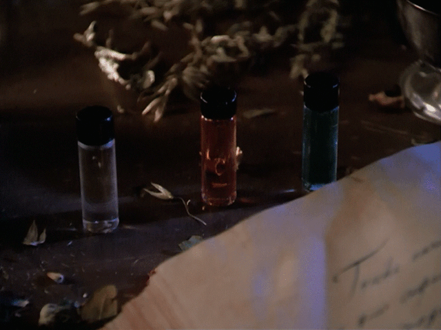 File:Potion vials 2x06.gif