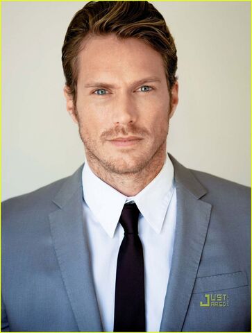 File:Jason-lewis-august-man-june-2010-02.jpg
