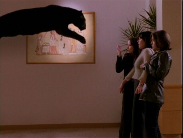 File:1x10-Hannah Frozen midair.jpg