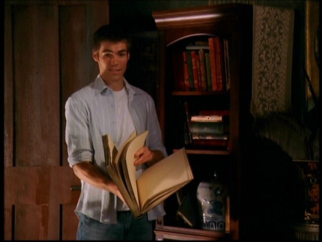 File:7x03-BenHelpsPaige.jpg