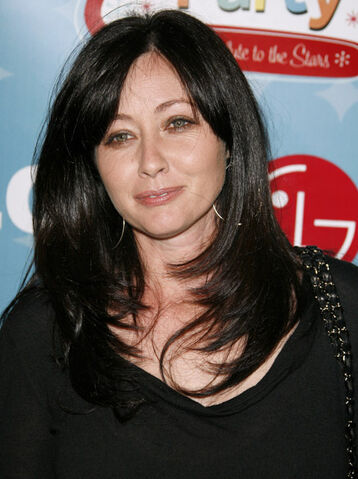 File:Shannen LGPhones6.jpg