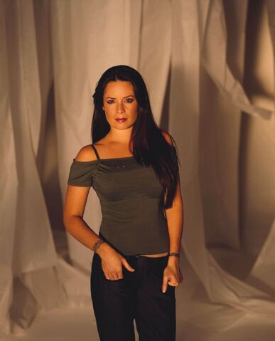 File:HollySeason6.jpg