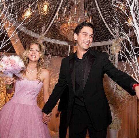 File:Kaley-cuoco-wedding.jpg