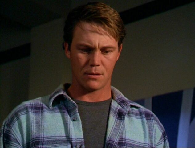 File:3x08-Leo.jpg