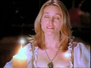1x09-MelindaLeavesWithLocket