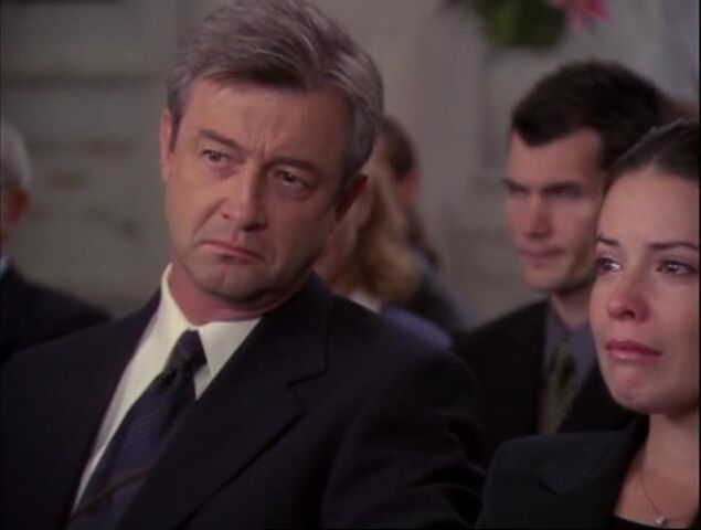 File:4x01-piper-victor-funeral.jpg