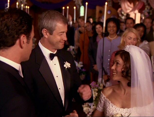 File:Marry go round.jpg