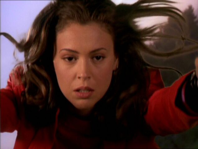 File:Phoebe In Flight.jpg