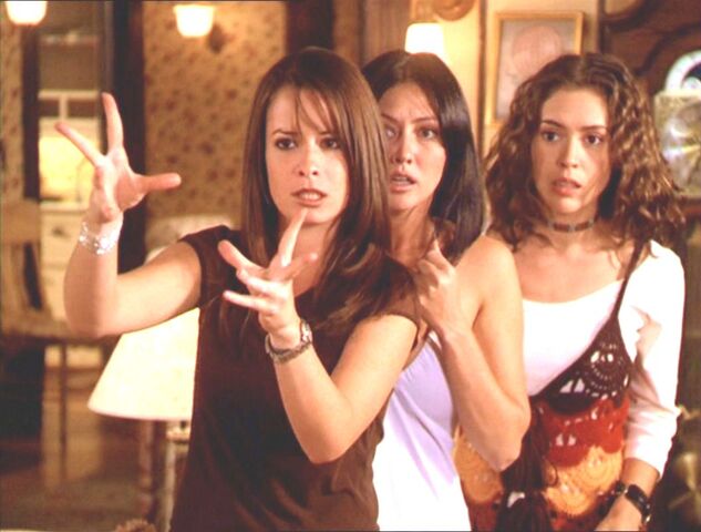 Фајл:2x10-Sisters.jpg