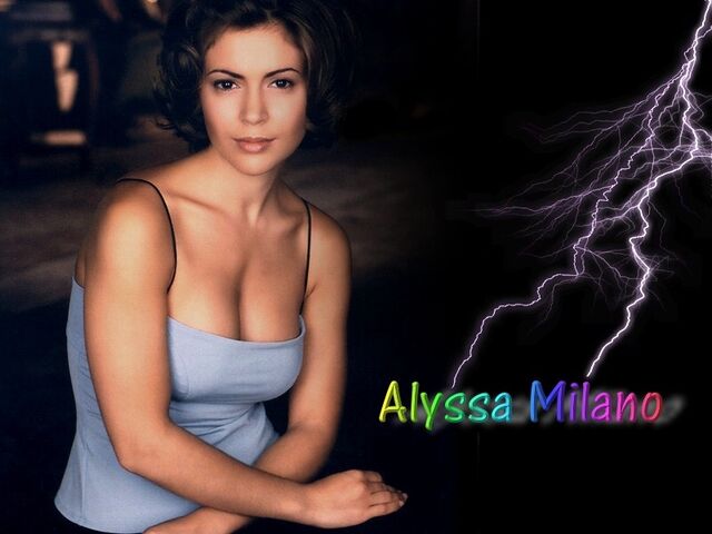 File:Alyssa Milano-Phoebe 118.jpg