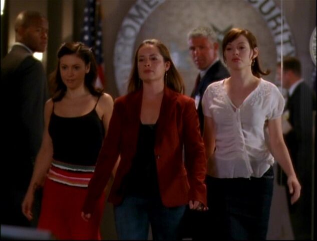 Фајл:8x05-091-sisters.jpg